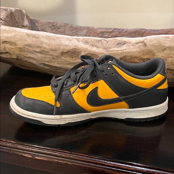 Nike Kids Grade School Dunk Low Sneakers - Picture 13 of 16